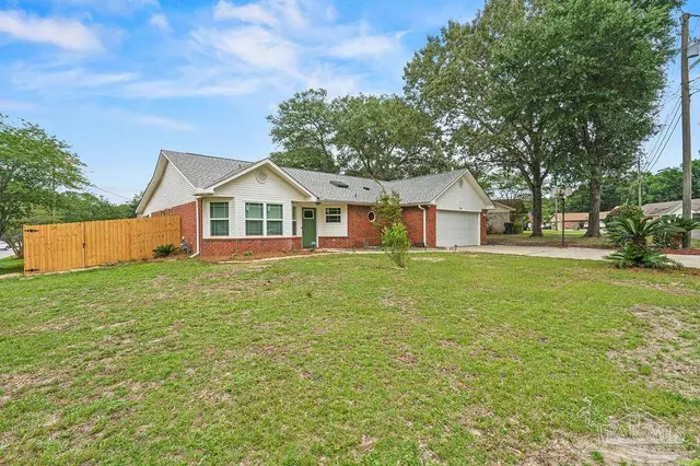 200 Lakeland Ct, Pensacola FL 32514 exterior