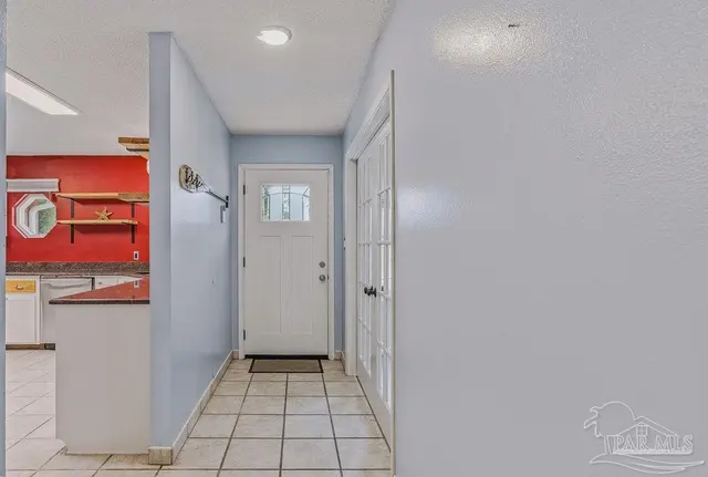 200 Lakeland Ct property photo