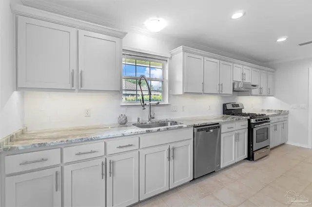 6021 Firefly Dr property photo