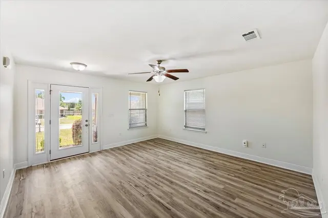 3024 Enclave Ct property photo