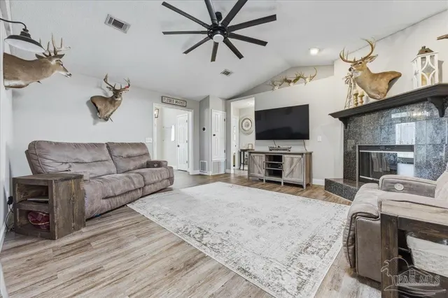 3479 Willow Ln property photo