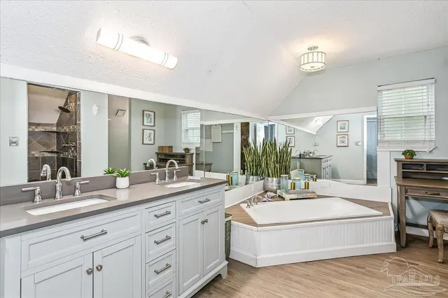 2727 Sunrunner Ln property photo
