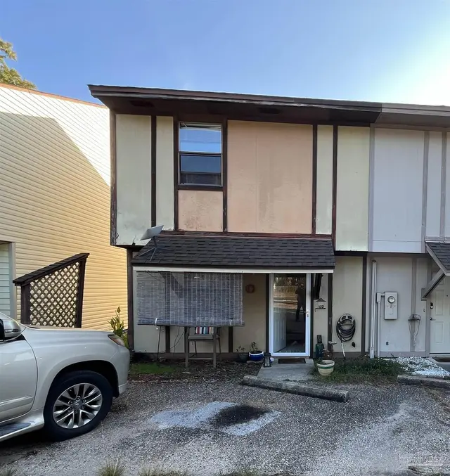 3305 E Brainerd St, Pensacola FL 32503 exterior