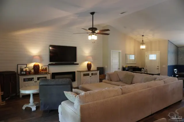 7305 Durden Dr, Pensacola FL 32526 exterior
