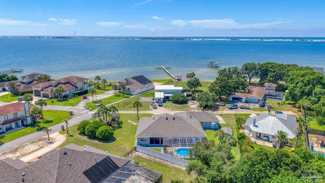 2005 Riviera Ln, Navarre FL 32566 exterior