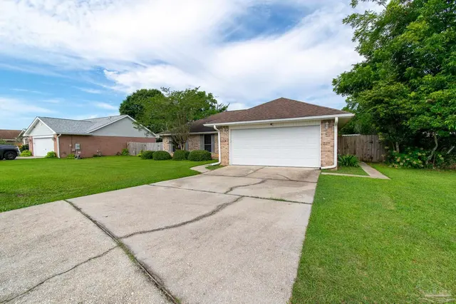 5212 Zachary Blvd, Pensacola FL 32526 exterior
