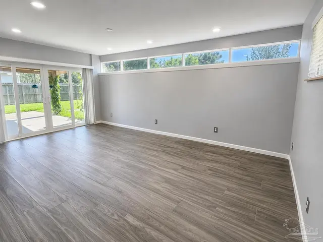 2 Adkinson Dr property photo