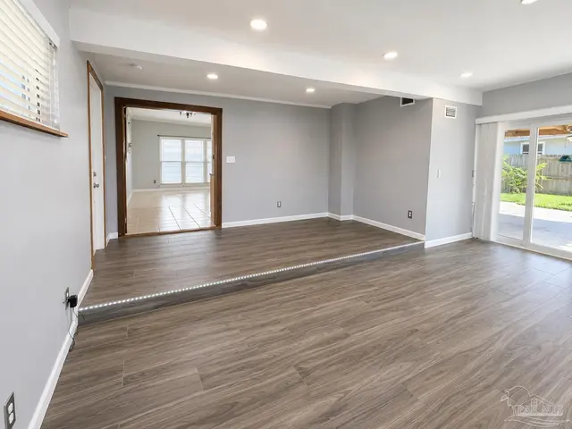 2 Adkinson Dr property photo
