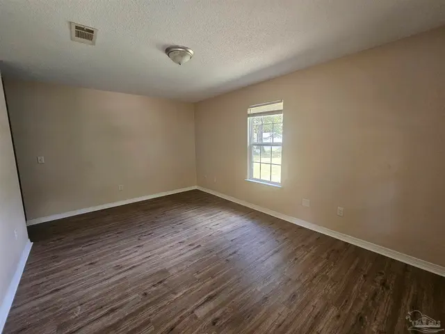 2040 Roberts Rd property photo