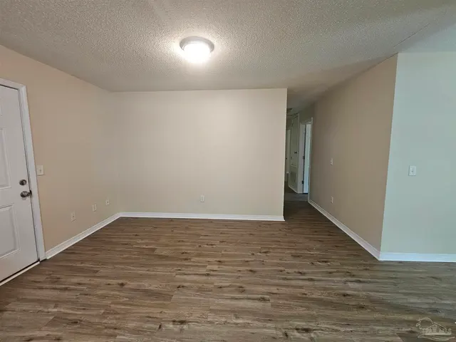 2040 Roberts Rd property photo