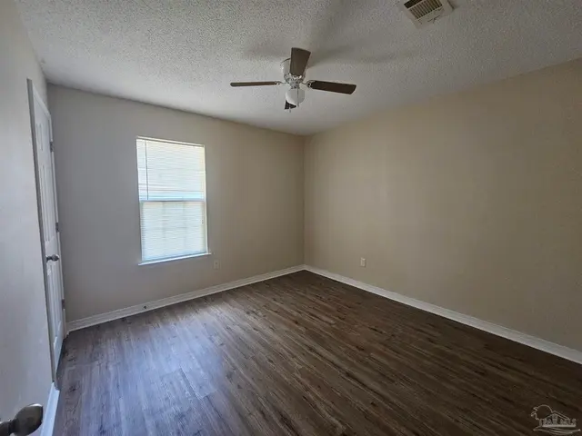 2040 Roberts Rd property photo