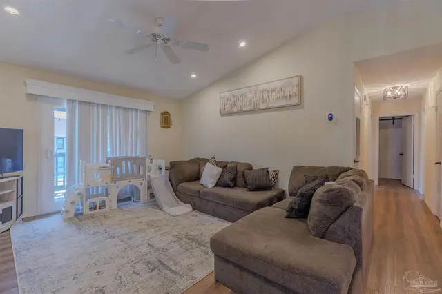 2299 Scenic Hwy # R11, Pensacola FL 32503 exterior