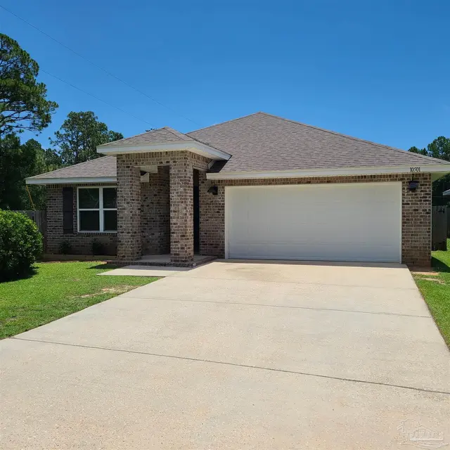 10501 Queens Gate Cir, Pensacola FL 32506 exterior