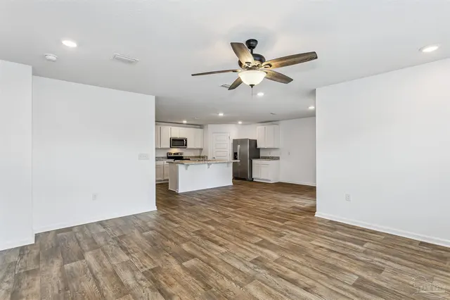 10501 Queens Gate Cir property photo