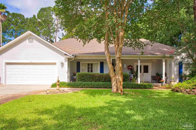 1335 Tour Dr, Gulf Breeze FL 32563 exterior