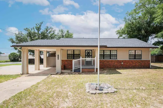 6463 Open Rose Dr, Milton FL 32570 exterior