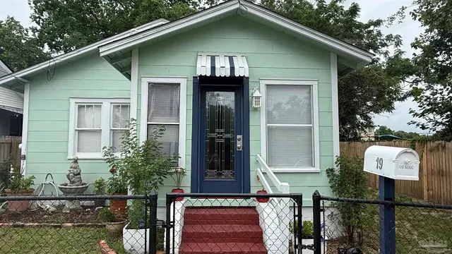 19 G St property photo