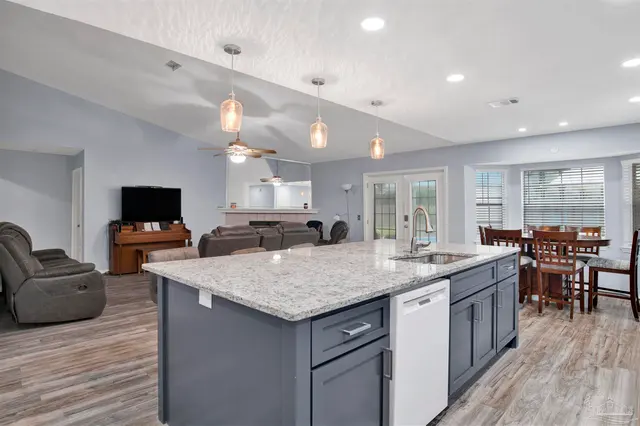 6723 Cedar Ridge Cir property photo