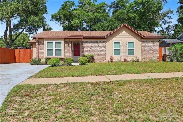 7815 Oak Forest Pl, Pensacola FL 32514 exterior