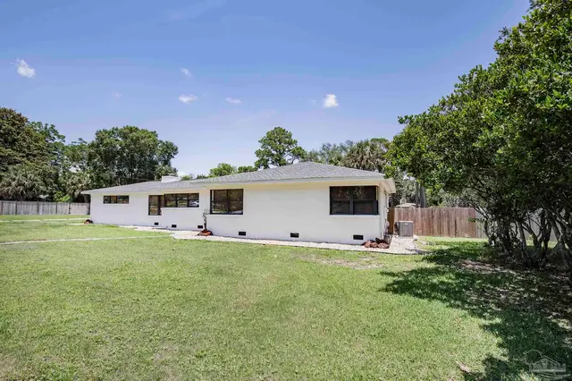 1900 Morningside Dr property photo