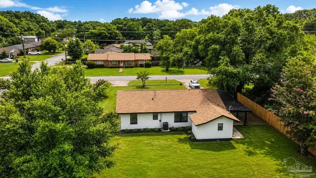 1955 Lansing Dr property photo