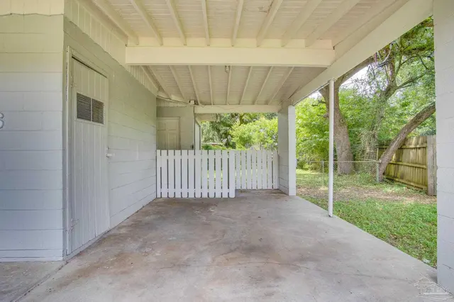 906 Ontario Ln property photo