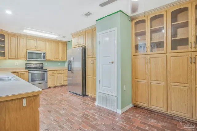 724 Woodmere Dr property photo