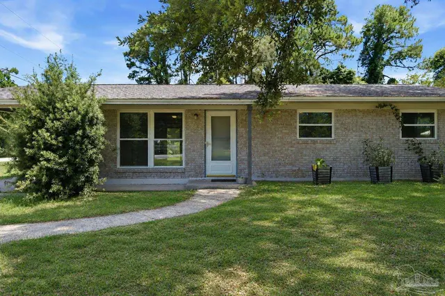 1904 Heinrich St, Pensacola FL 32507 exterior