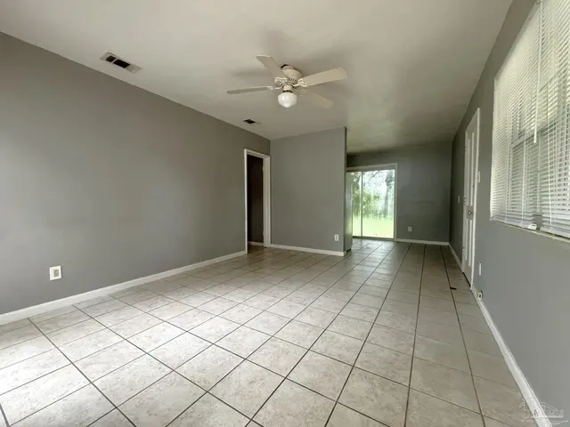 104 Garfield Dr property photo