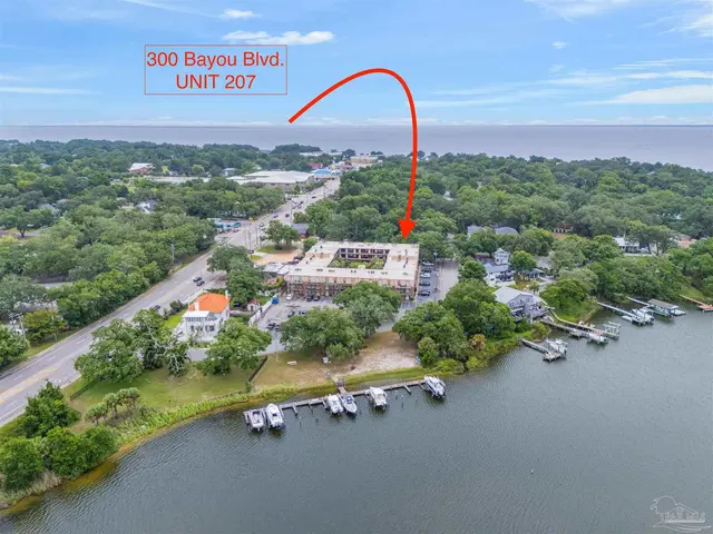 300 Bayou Blvd # 207, Pensacola FL 32503 exterior