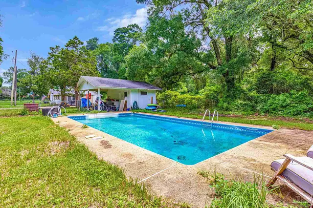 4545 Hwy 90 property photo