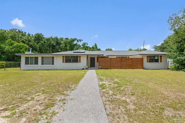 1975 Heinrich St, Pensacola FL 32507 exterior