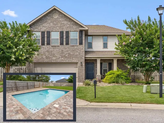 1904 Triton Dr, Gulf Breeze FL 32563 exterior