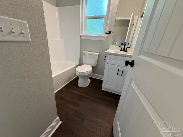 3914 Thornton St property photo