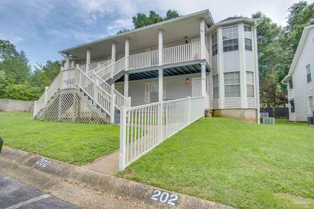 1500 E Johnson Ave # 102, Pensacola FL 32514 exterior