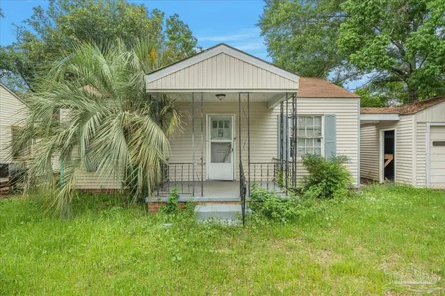 3704 W Lloyd St, Pensacola FL 32505 exterior