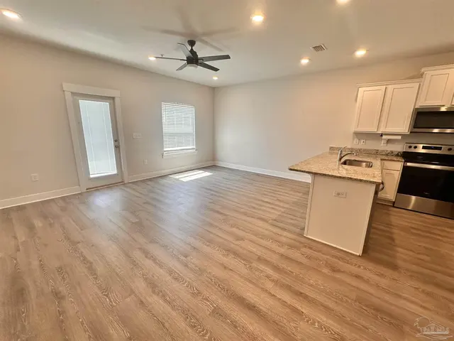 1542 Iroquois Ct property photo