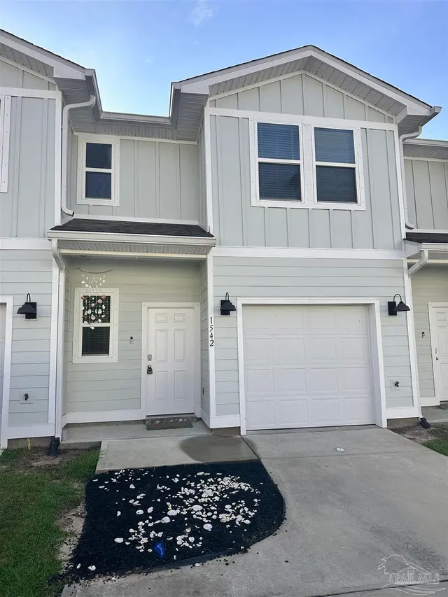 1542 Iroquois Ct property photo