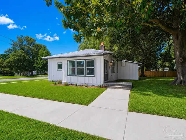 1620 Cypress St, Pensacola FL 32502 exterior