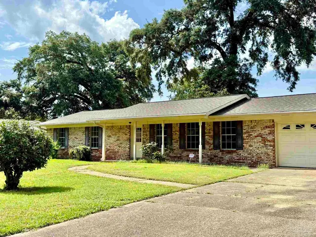 5012 Midas Rd, Pensacola FL 32526 exterior