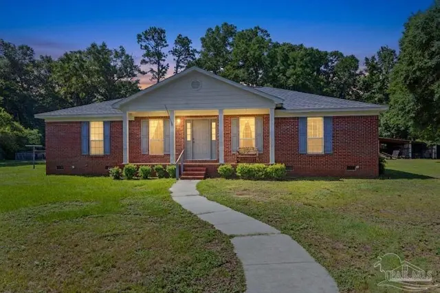 4203 Celtic Cir, Milton FL 32571 exterior