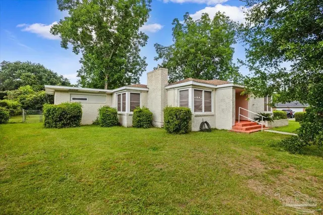968 E Burgess Rd, Pensacola FL 32504 exterior