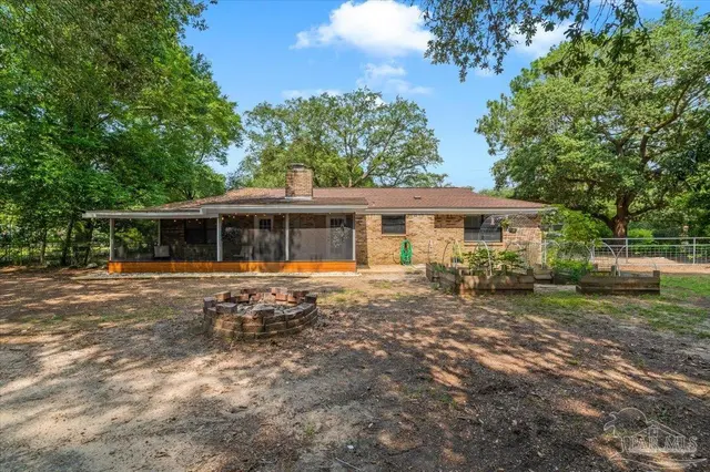 6020 Oakwood Dr property photo