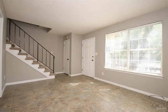 416 Waycross Ave property photo