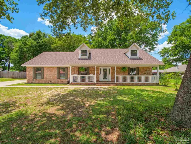 5729 Verna Way, Milton FL 32570 exterior