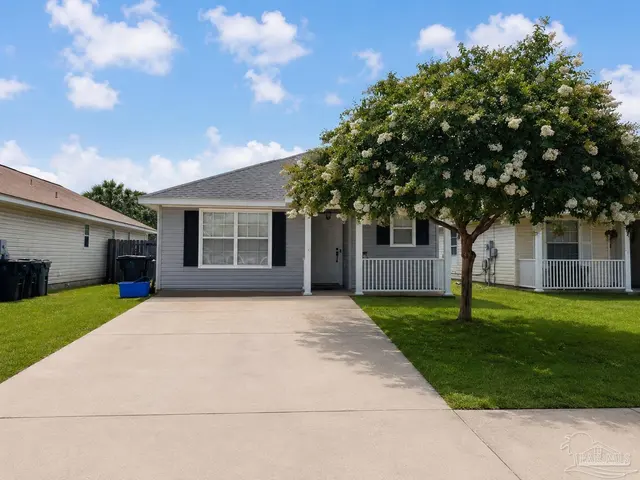 3106 Flintlock Dr, Pensacola FL 32526 exterior