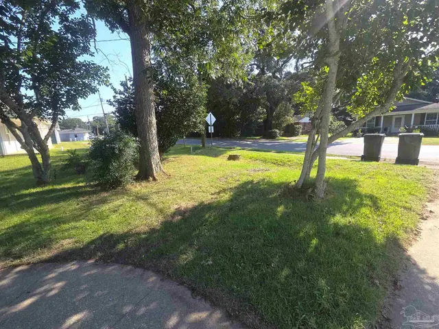 2504 L St property photo