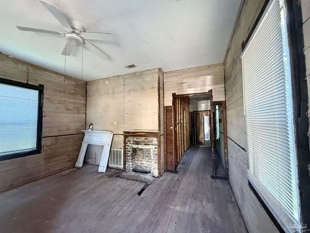 812 D St property photo