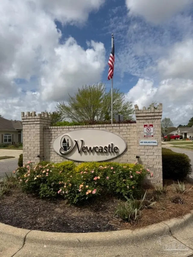 8907 Camelot Pl, Pensacola FL 32534 exterior