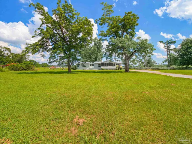 5816 Hall Rd, Jay FL 32565 exterior